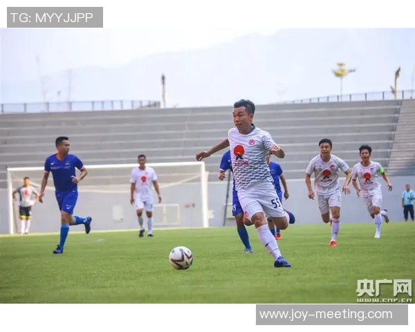 足球场上的闪耀之星：探讨大家心目中的足球明星与他们的魅力