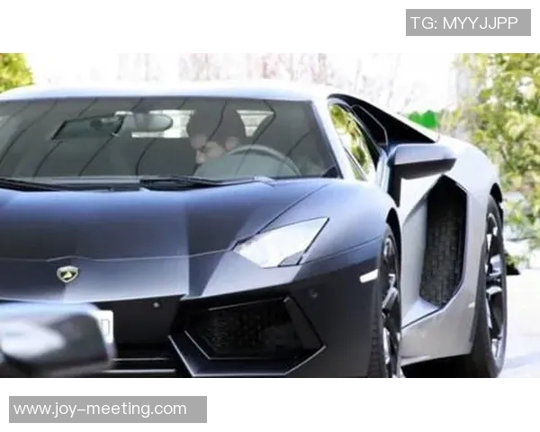 兰博基尼携手足球明星打造个性化定制超级跑车新体验